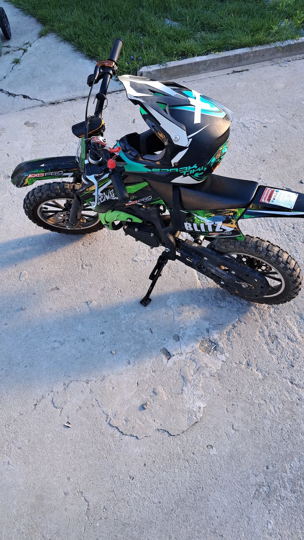 Vând atv 49cc kxd pro germani 