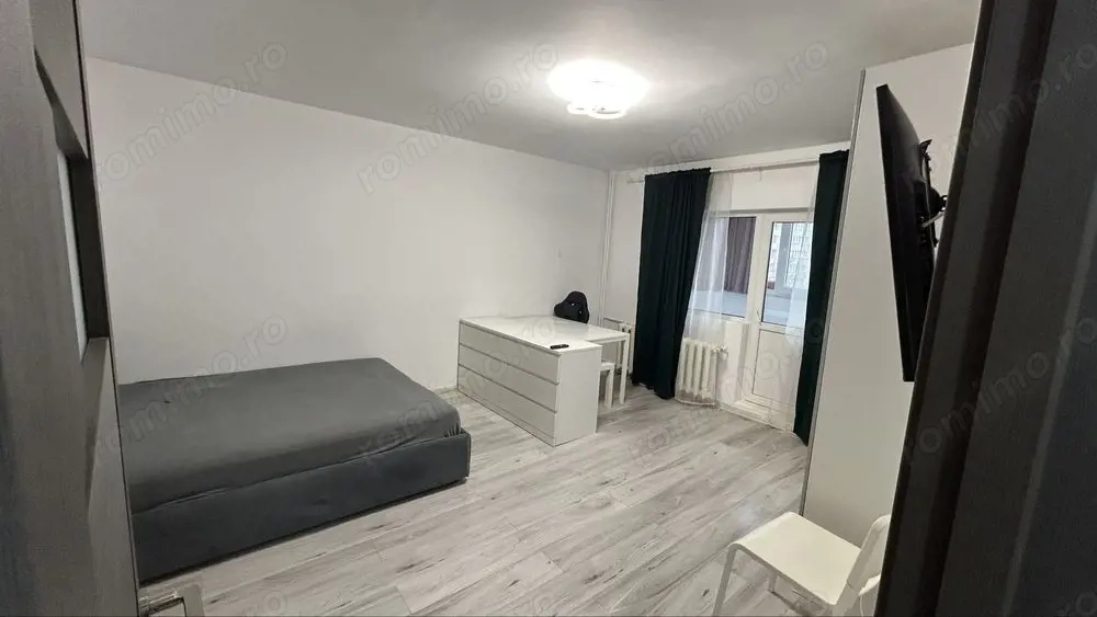 Închiriez garsonieră modernă, Mall Vitan, spațioasă, decomandată