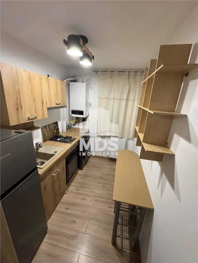 Decomandat, mobilat si utilat in Complex