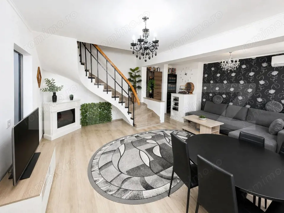 Apartament cu scara interioara, 100 mp, 5 camere, 2 bai, Cetate