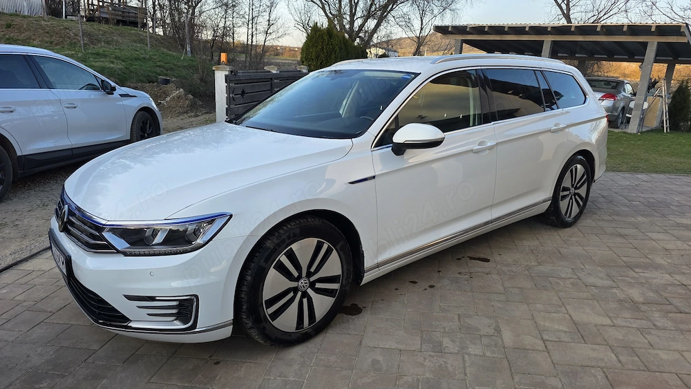 VW Passat GTE Plug-in Hybrid 2016