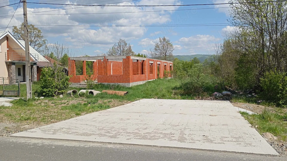 Clădire+50ari de vânzare 