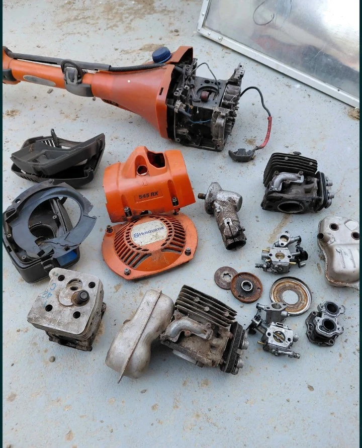 Reparatii motocoase Drujbe Motocultoare și masini de tuns gazon