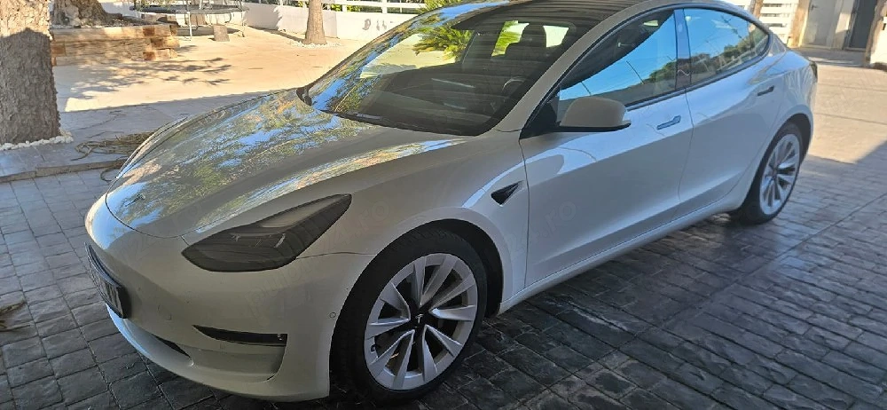 Tesla model 3 AWD 2022