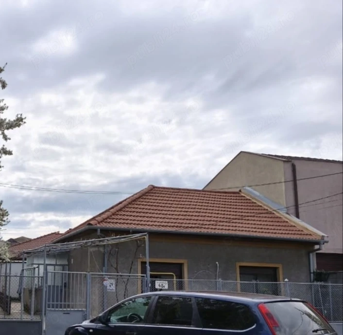 Vand casa individuala