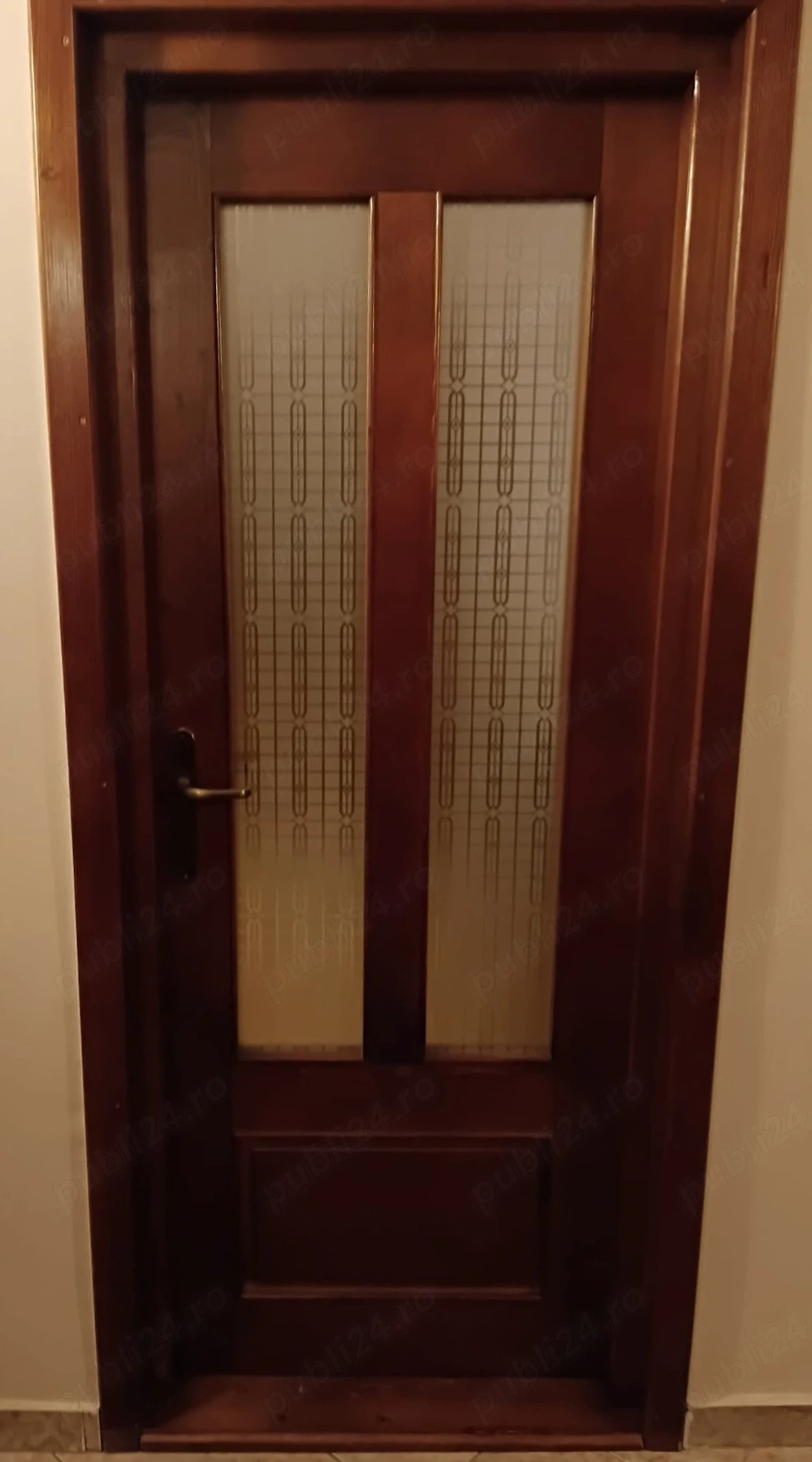 Vând 5 uși de interior din brad masiv - stare foarte bună