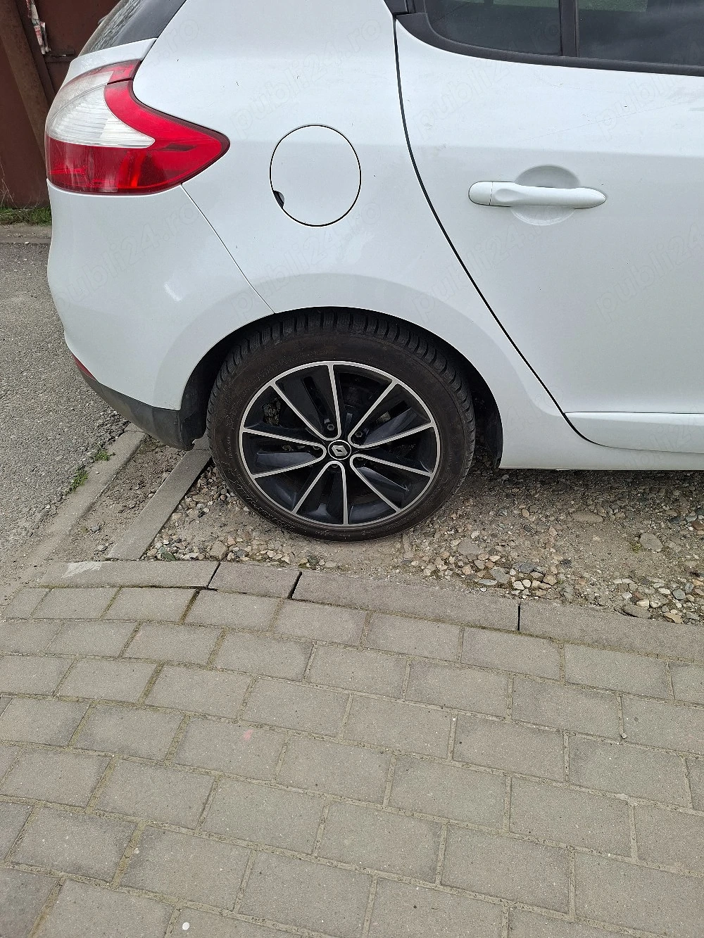 vând jante renault megane 3 5x114 3  r17