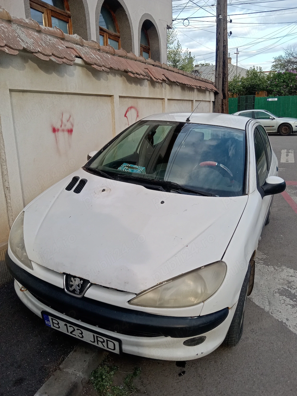 Vând Peugeot 206 ,2004 , 1.4 hdi ,pt reparat sau piese