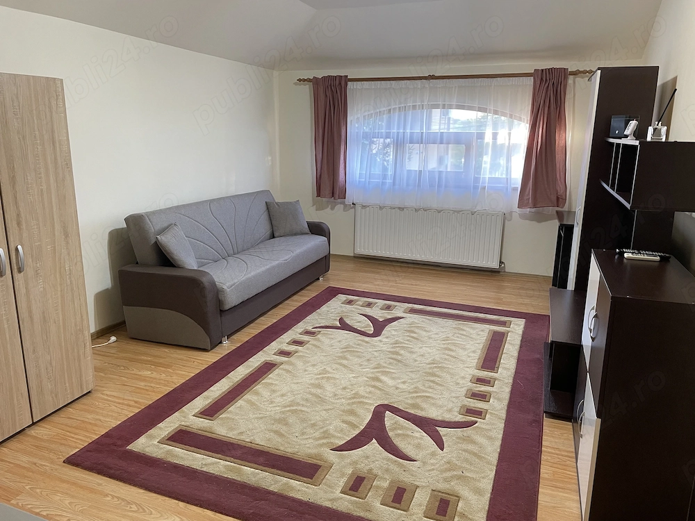 Închiriez apartament
