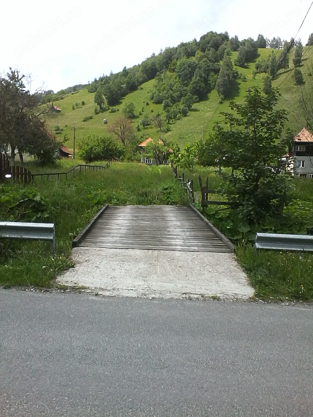 Teren intravilan 6265 mp si casa in zona Bran-Simon