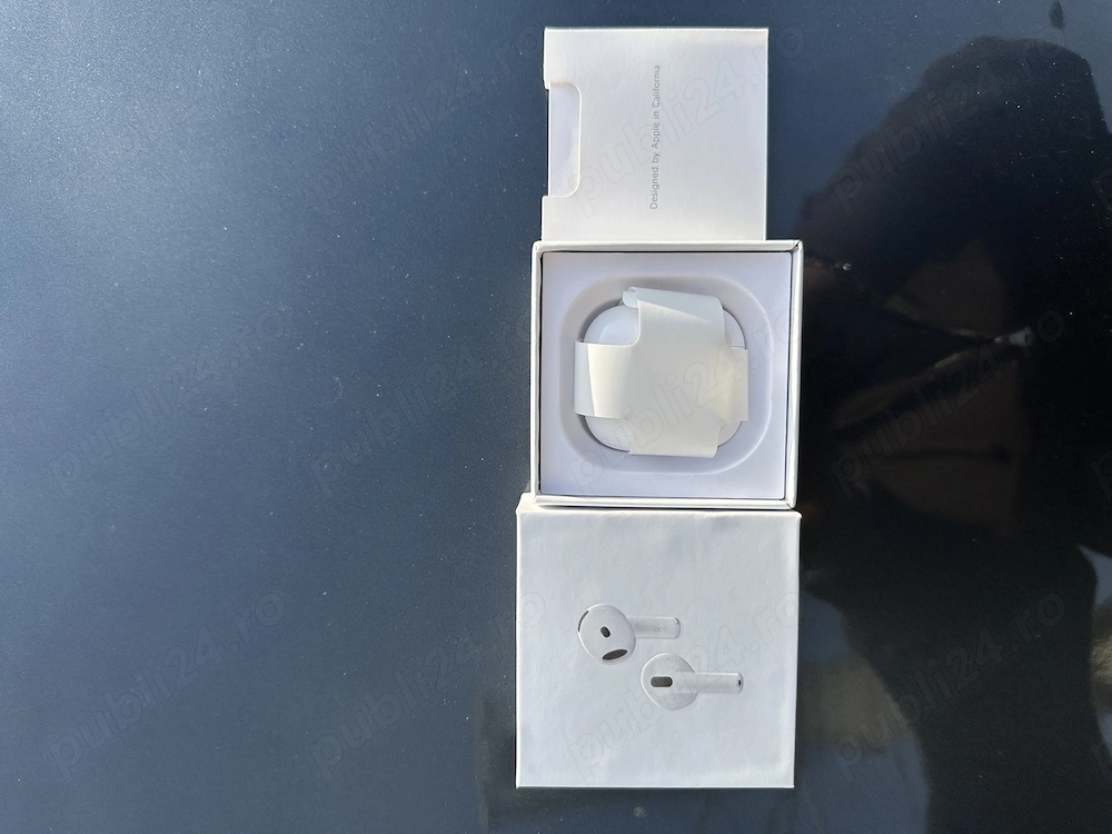 Vând AirPods 4 ANC