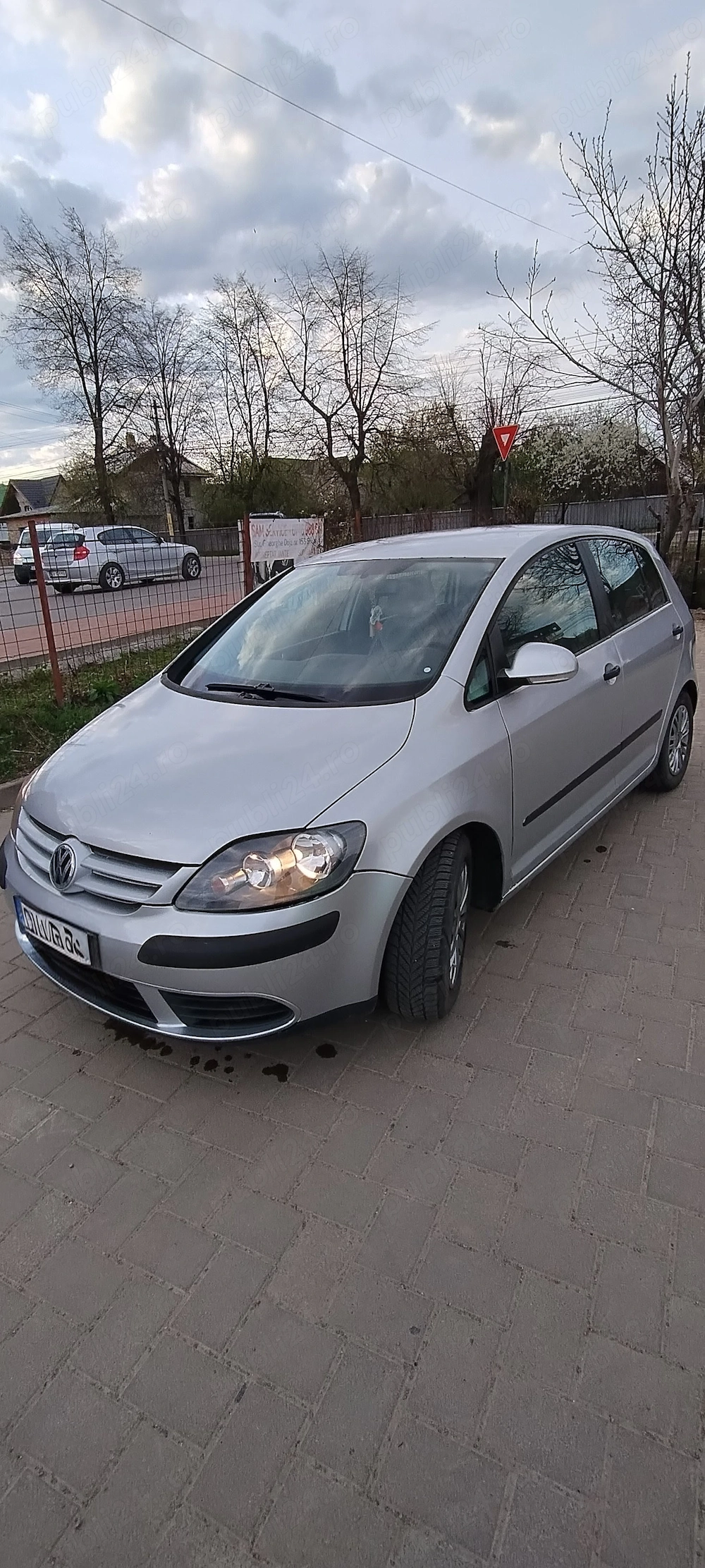 Golf 5 plus 1.9 tdi.
