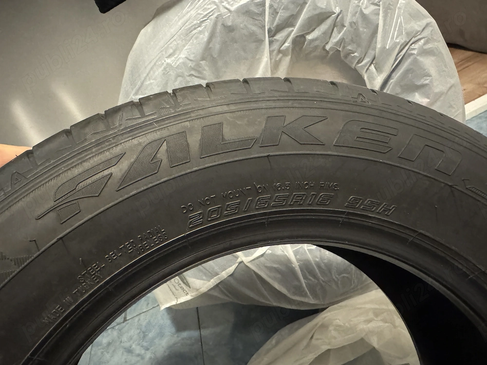 Vând anvelope auto 205 / 65 R16