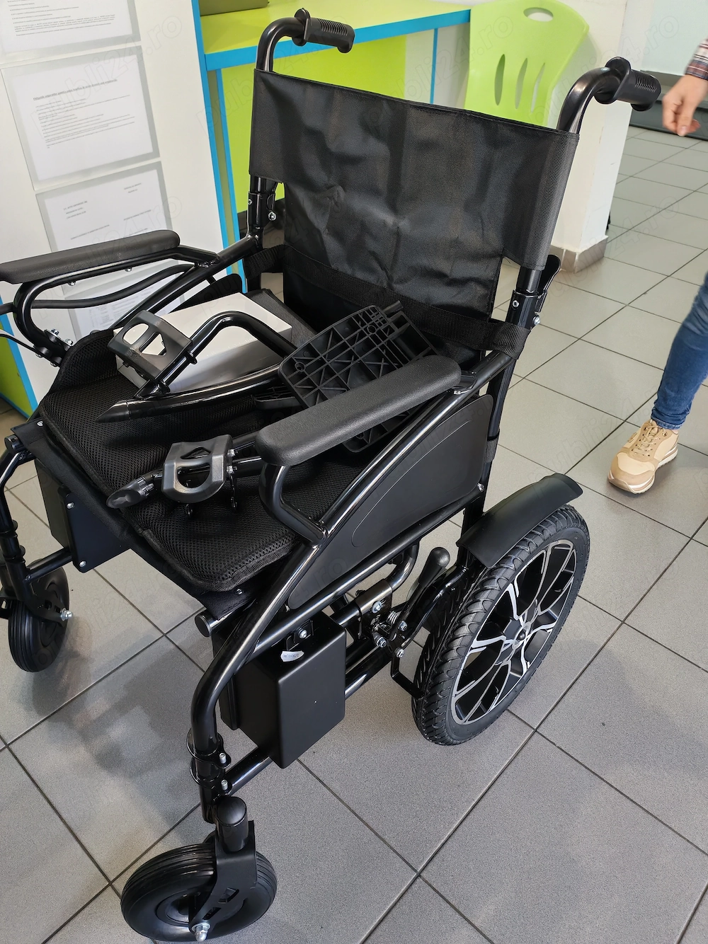 Carucior electric nou