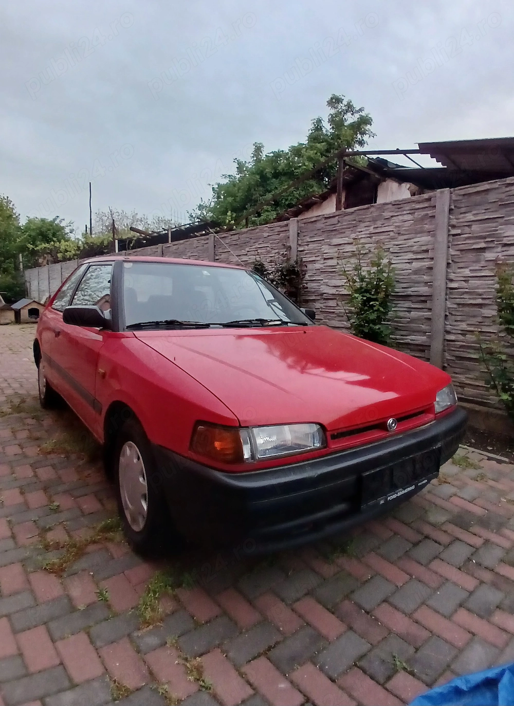 De vânzare Mazda 323 hatchback, 1.5 benzină.
