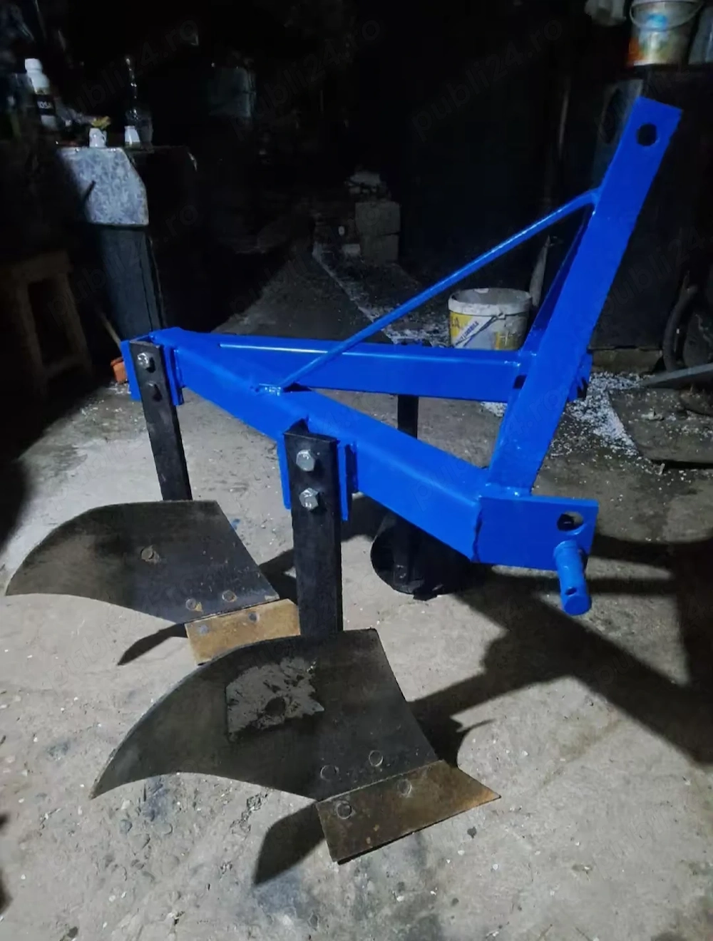 Vand plug pentru tractorase de minim 15 cai