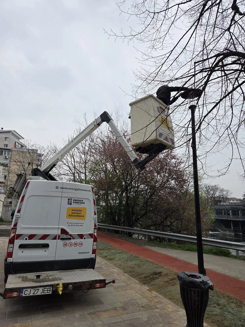 Inchiriez Nacela PRB Renault Master 12m