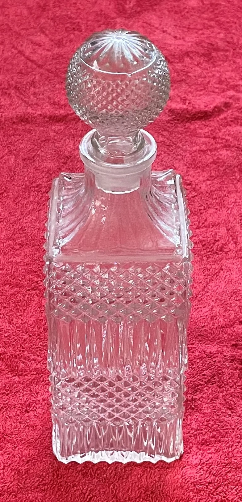 decantor cristal sticla groasa grea are dop din sticla are inaltimea totala cu tot cu dop 30,5 cm
