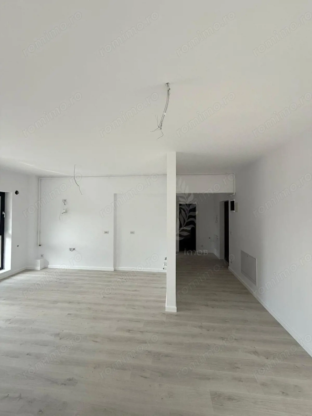 APARTAMENT 2 CAMERE//MRS GRADINILE//PARTER//LOC DE PARCARE