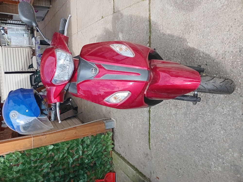 scuter pe benzina