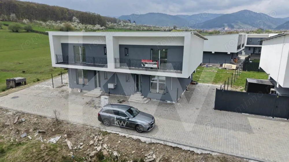 Duplex de vanzare zona Tropinii Vechi