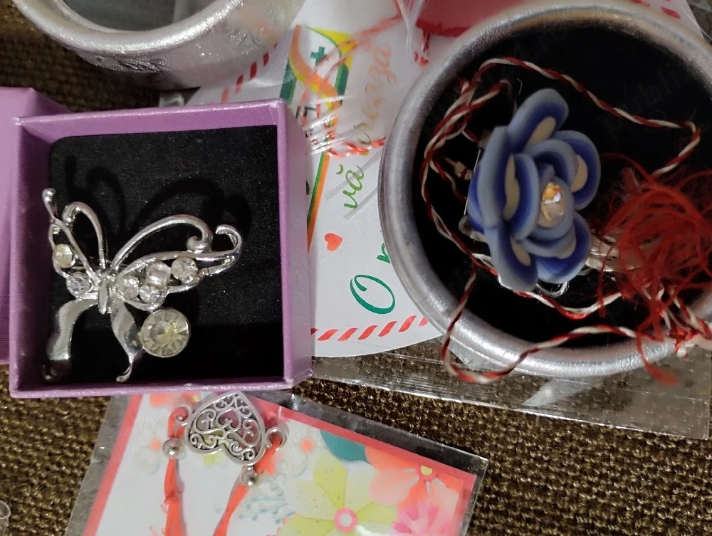 Vând colecție mărțișoare 