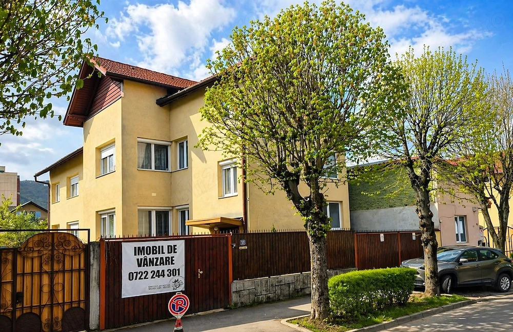 Vila cu 2 apartamente spatioase si teren de 670 mp.