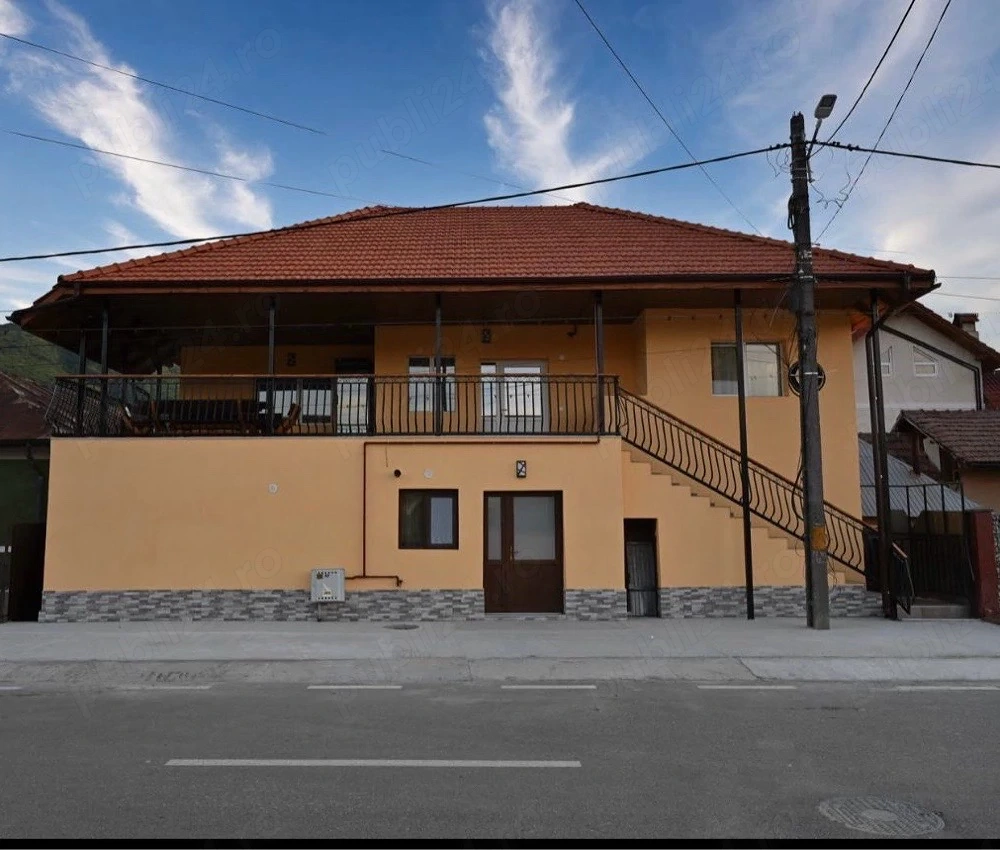     Vând pensiune complet utilată, gata de funcționare