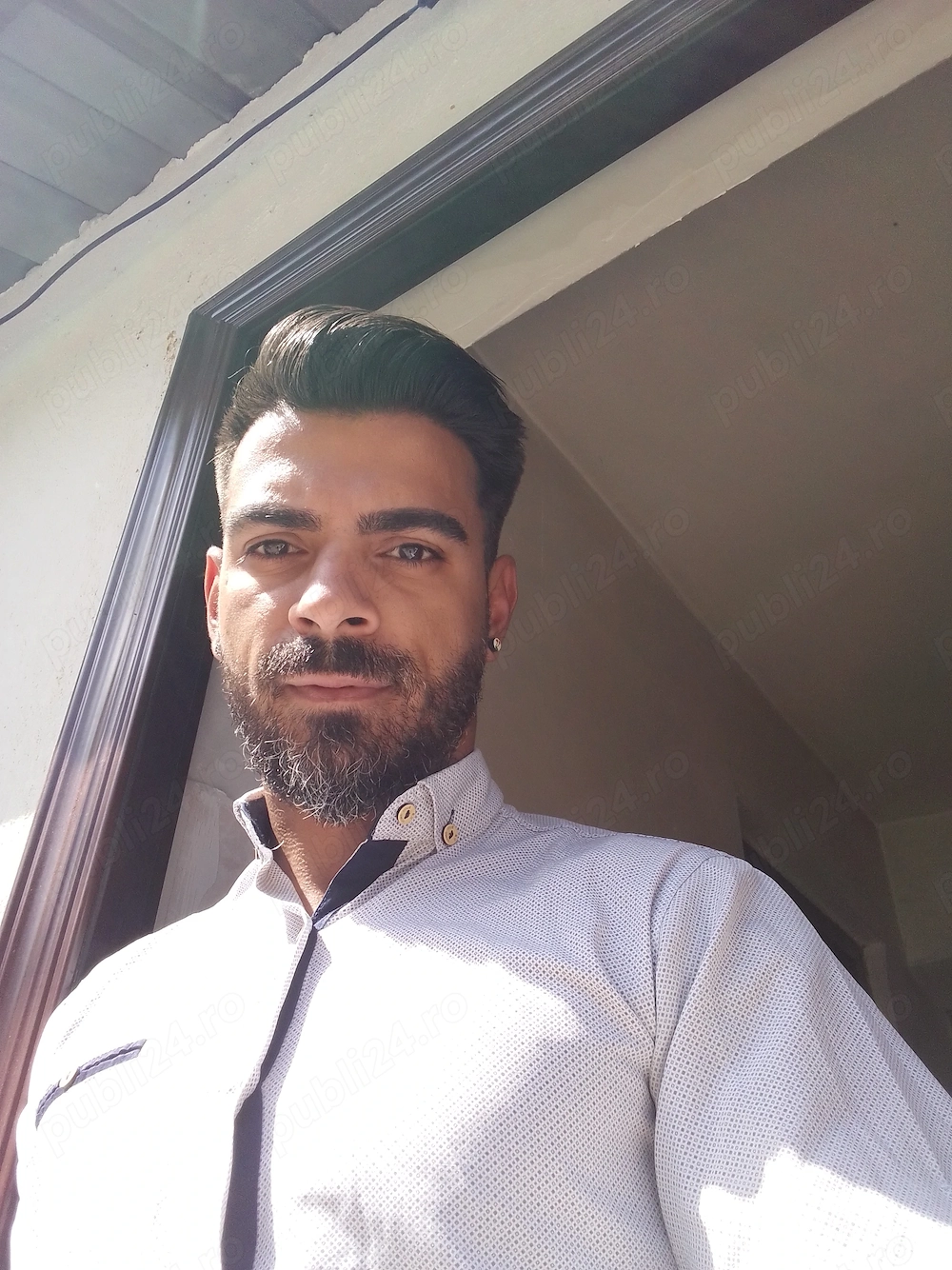 Caut de lucru orice domeniu ,de la A la Z