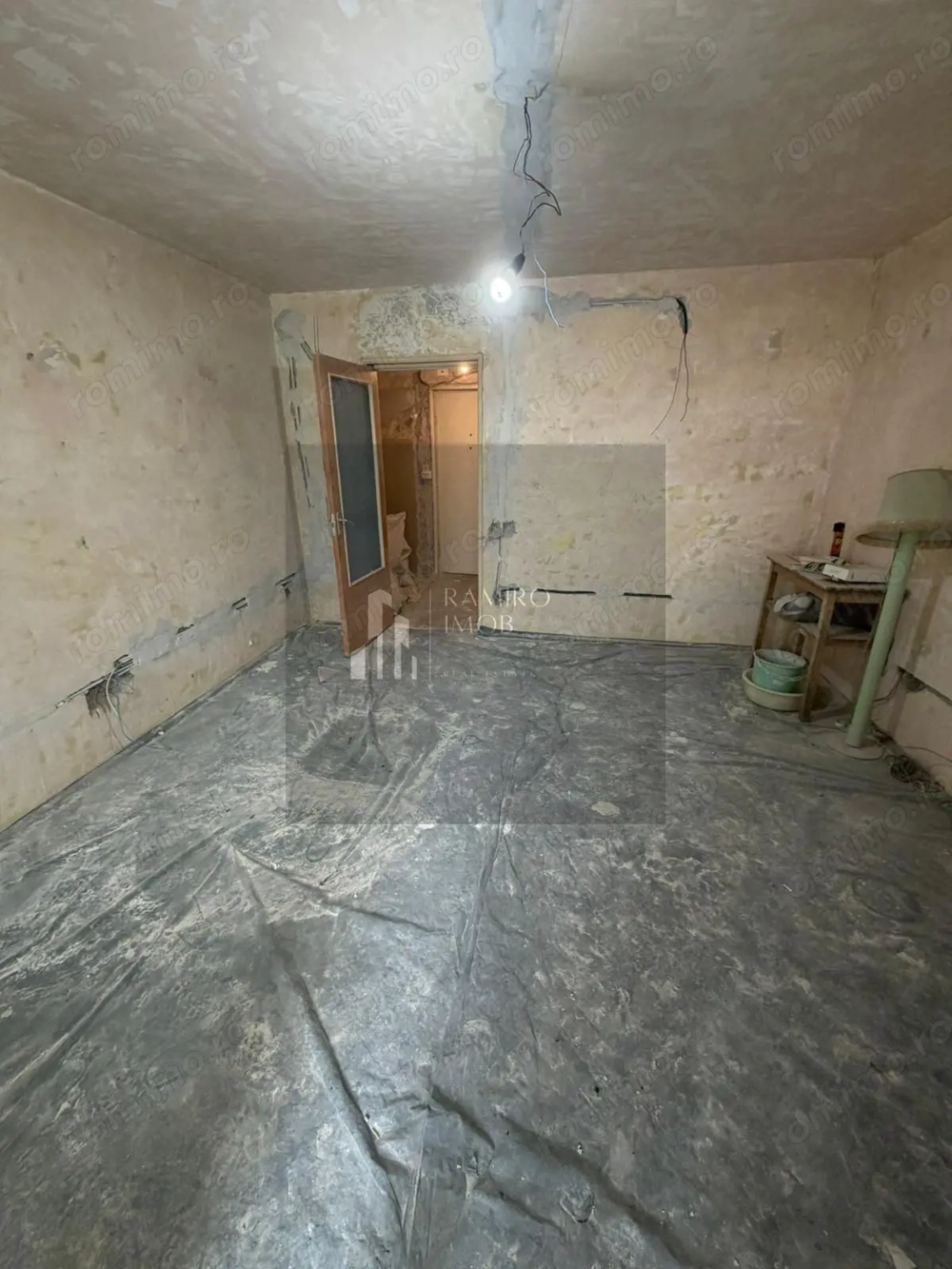 Garsoniera Soseaua Giurgiului / Piata Progresul / Eroii Revolutiei xy