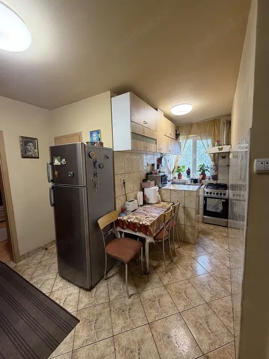 Apartament 3 camere Dambovita aproape de Sectia 3 Politie si Profi Arta Textila