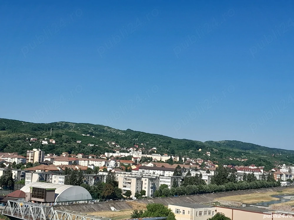 Vând apartament 4 camere Rm. Vâlcea