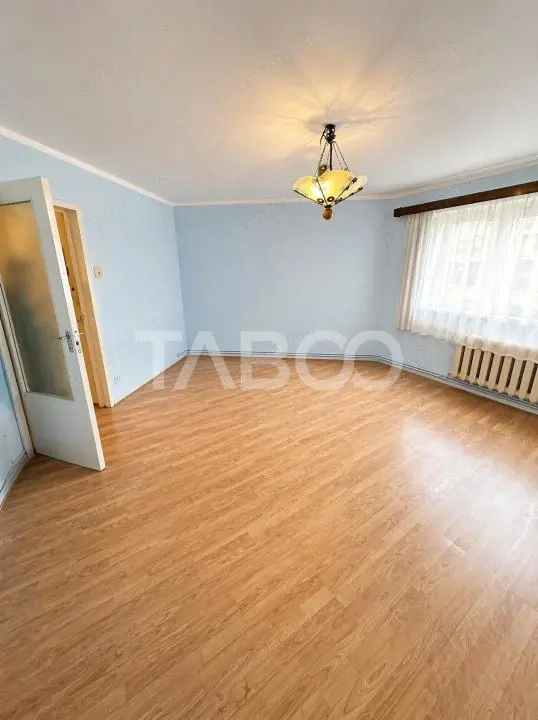 Apartament 2 camere decomandate etaj intermediar cartier Manastur 