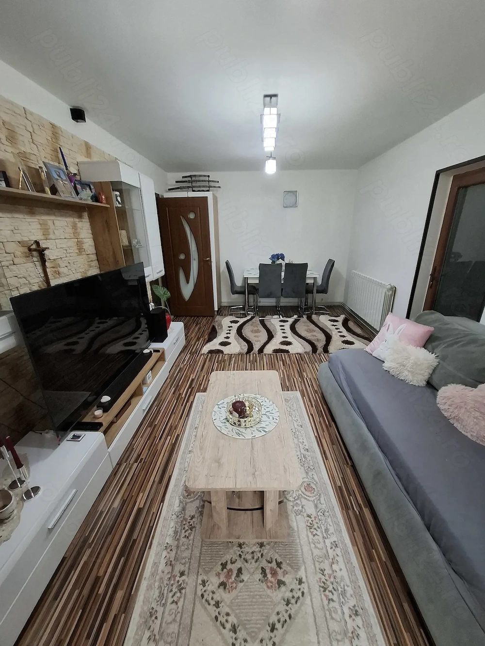 Vând apartament 2 camere confort 1 semidecomandat  ocupabil imediat 