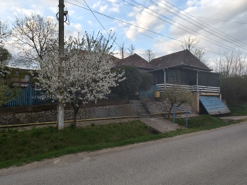 Casă de vânzare în Zau de Câmpie (jud. Mureș)   liniște, spațiu și potențial.