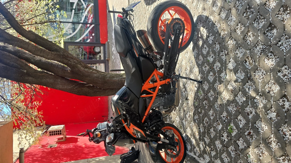 Vând ktm 690 duke r 