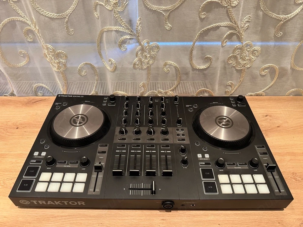 Native Instruments Traktor S3