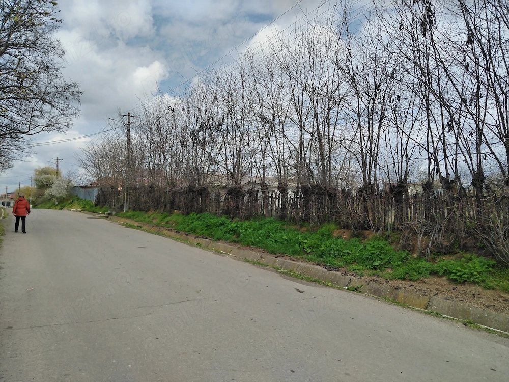 ULTRACENTRAL- OCAZIE UNICA- Teren parcelabil 1801 mp + casa vara in Ijdileni jud Galati