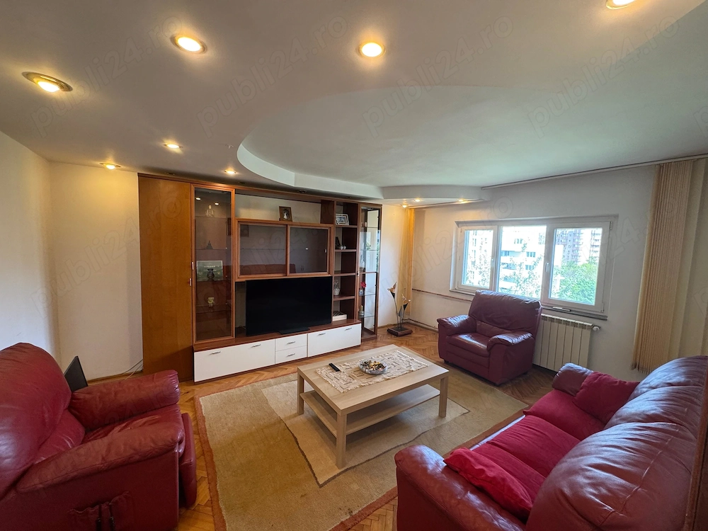 Proprietar, vând apartament decomandat cu 3 camere, având o suprafață de 84 mp, 