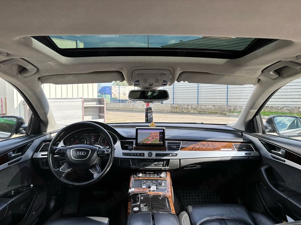 Vănd Audi A8 D4