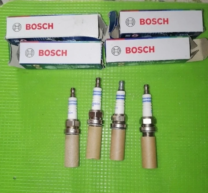 Set Bujii Bosch 