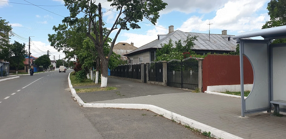 Vând casă Jurilovca 1329mp 