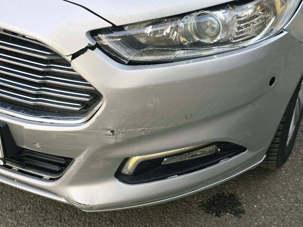 Ford Mondeo 2019 2.0d Automat ușor avariat