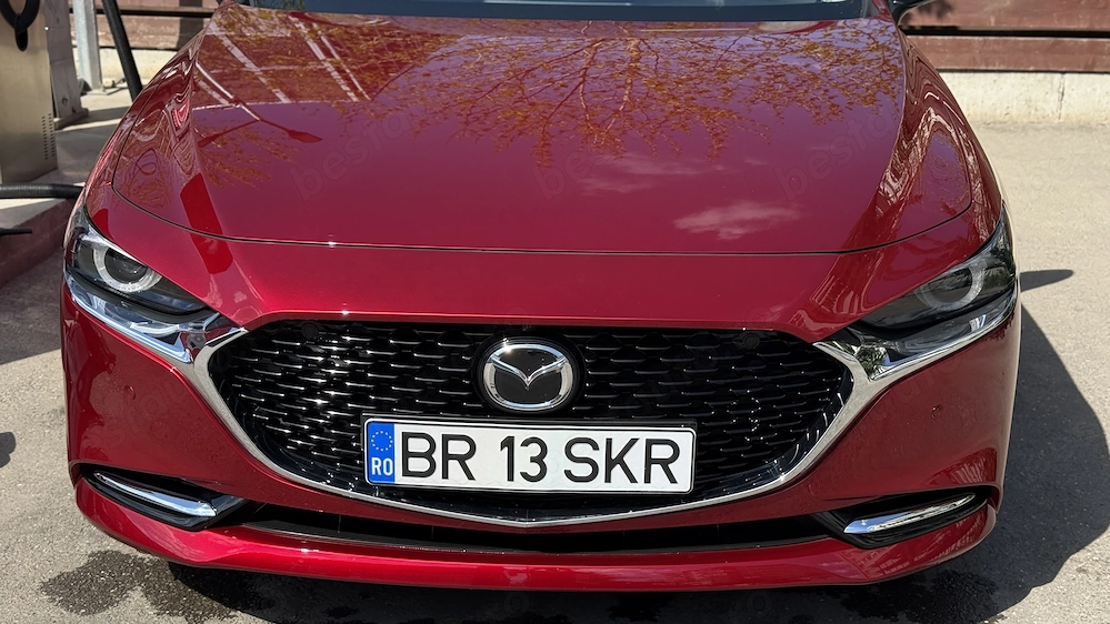 Vând Mazda 3 Sedan, anul 2024, culoare Soul Red, echipare Exclusive Line   mașină aproape full