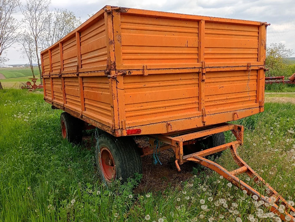 Vând Remorca Cereale 