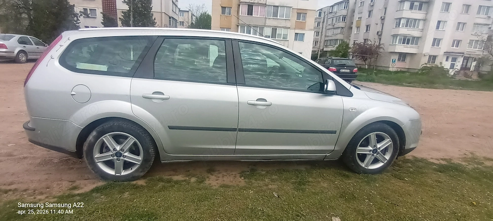 Vând Ford Focus Gri