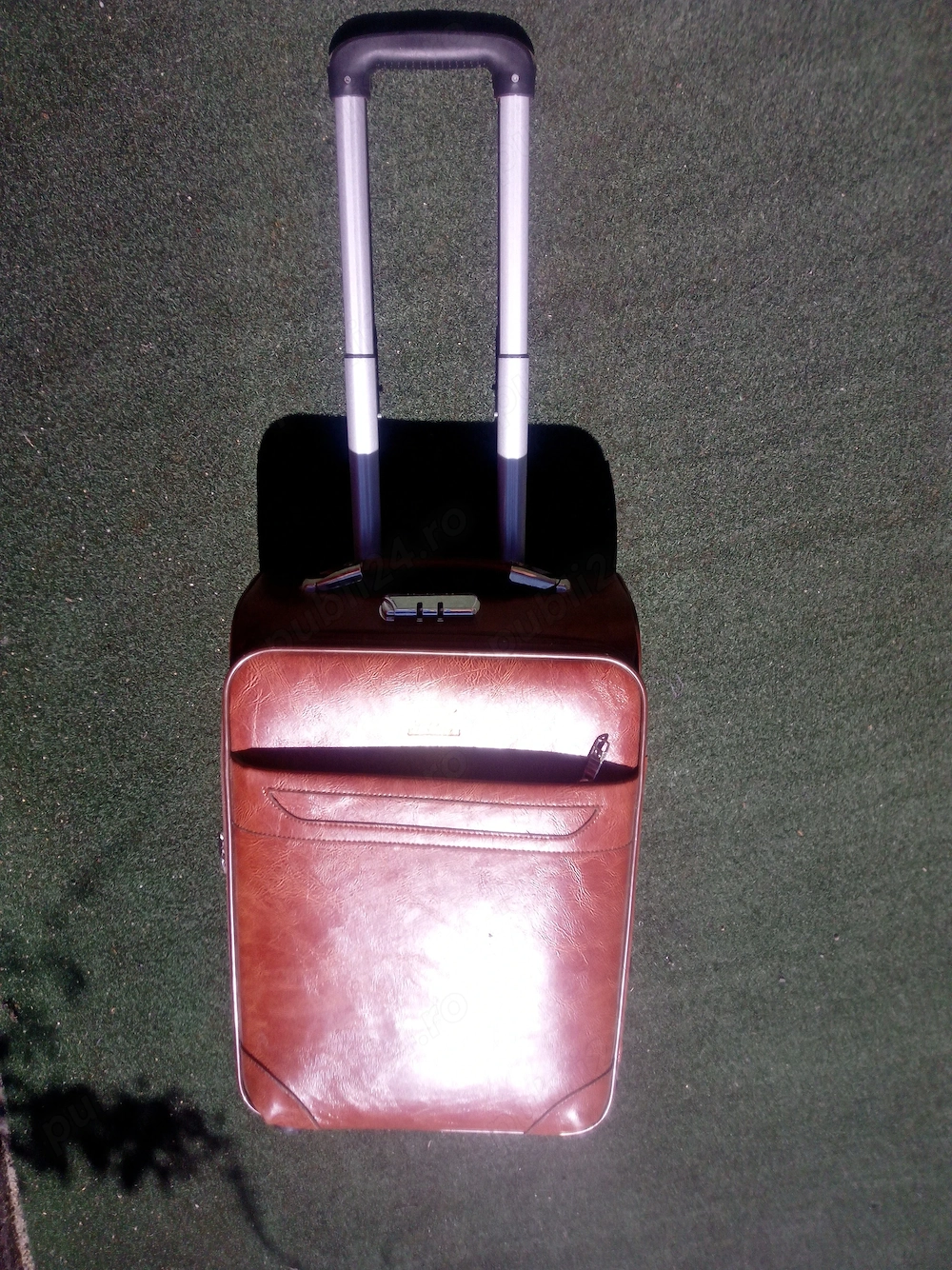 Vând troler 46x33x23 cm