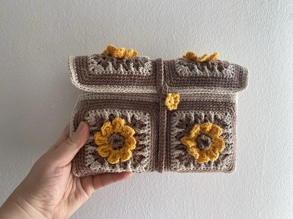 Husa carte, crosetata, patratul bunicii