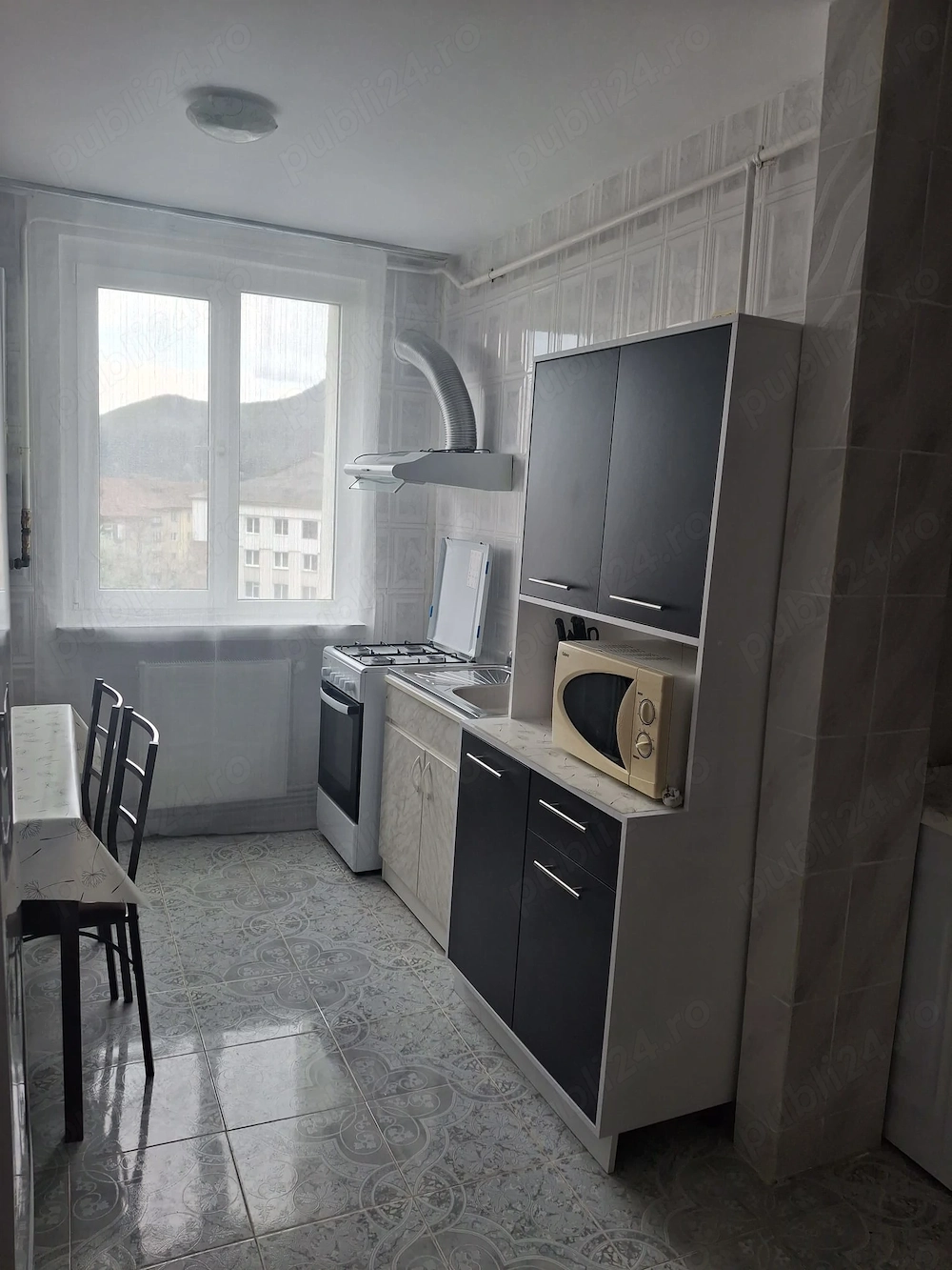 Inchiriez apartament cu 2 camere, Precista