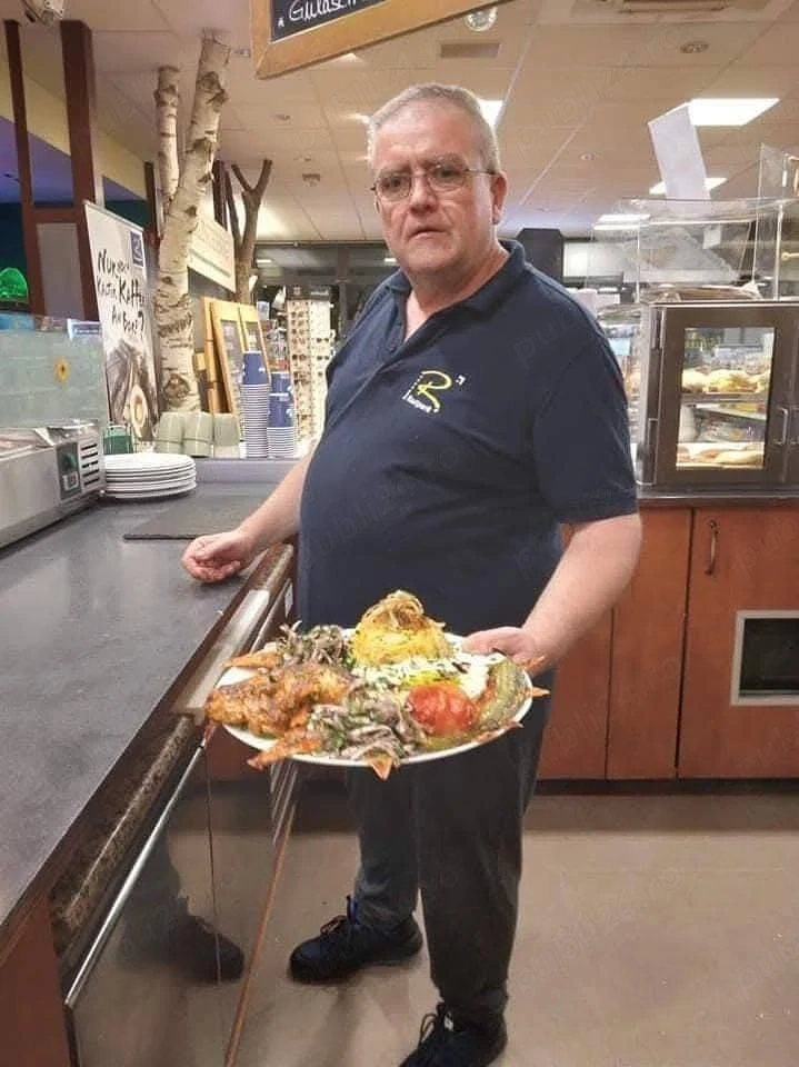 Bucătar și ajutor de bucătar suntem cuplu și căutăm un job împreună 